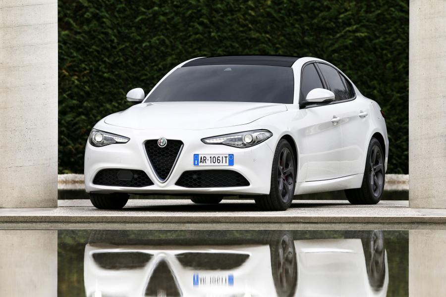  Alfa Romeo Giulia 2016 года  (WW) (фото 28 из 42)